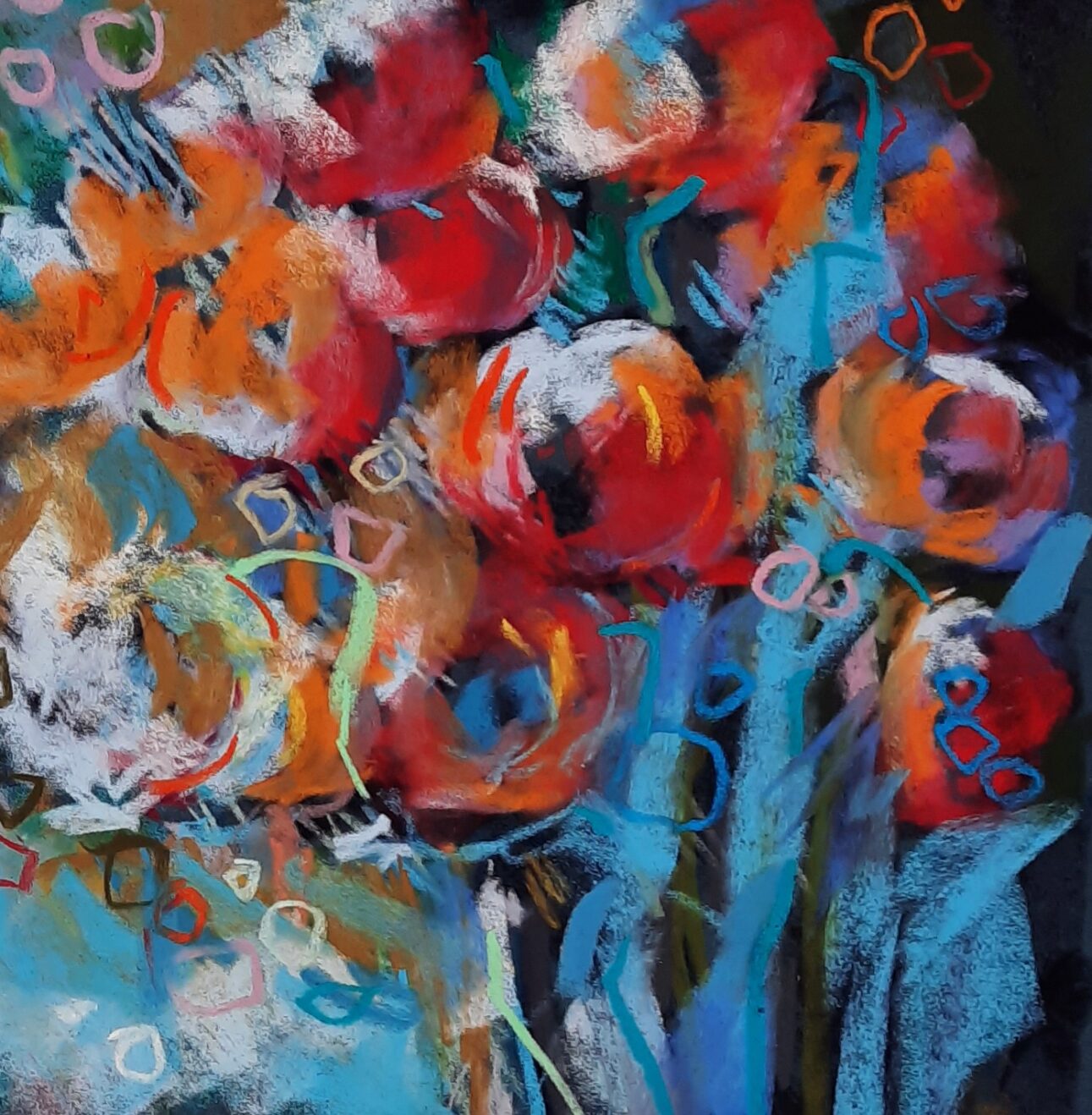 Bouquet fleurs rouge et bleu tonique